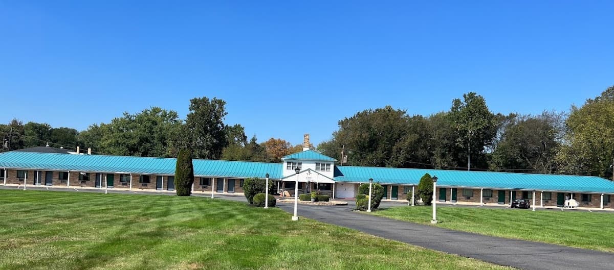 Village Lodge, Motel in Tullytown