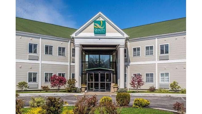 Quality Inn & Suites Middletown - Newport, Hotel in Newport East