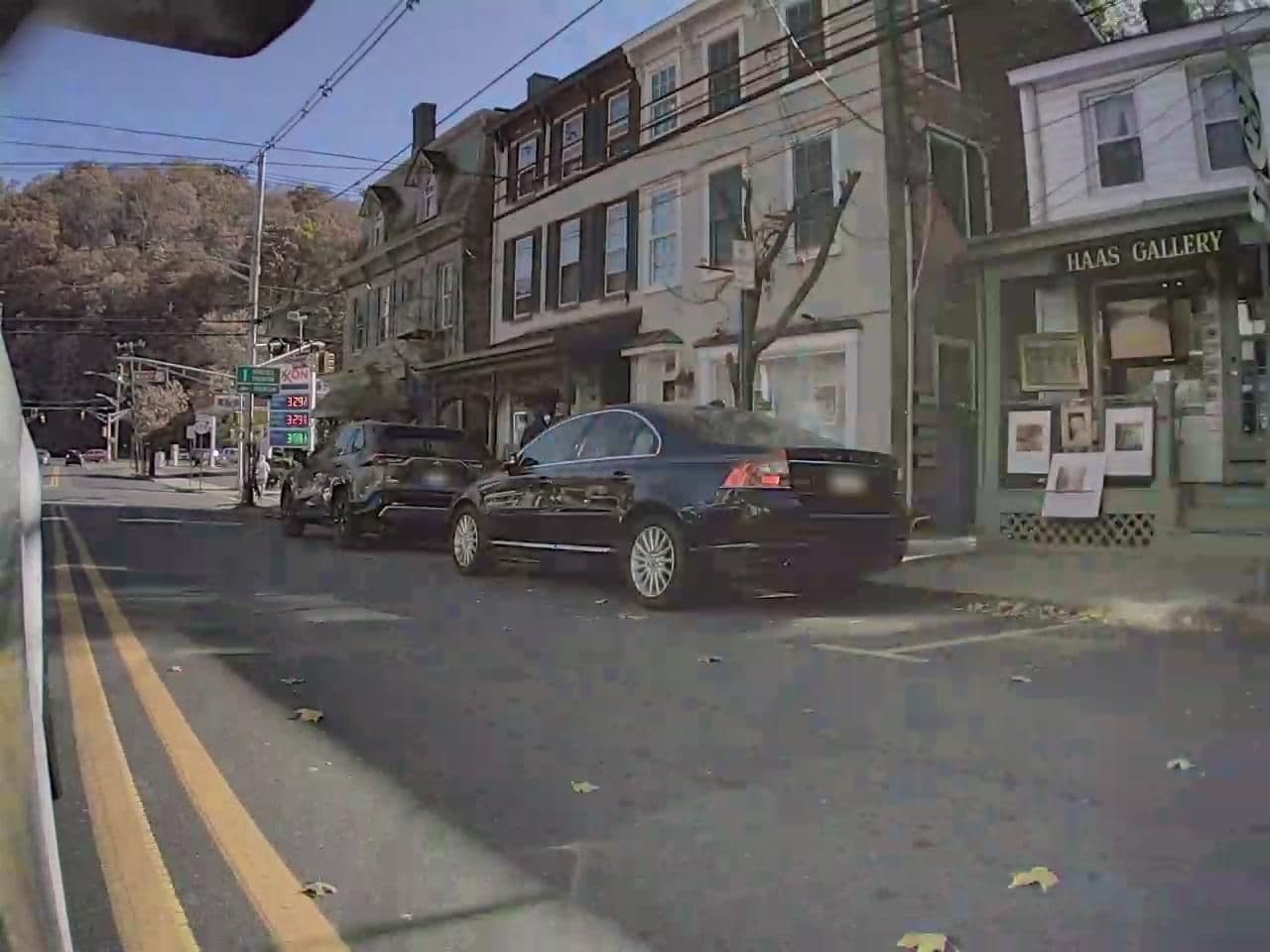 Street view near The Bridgestreet House, Newtown Grant — © amaiman (CC BY-SA · Mapillary)