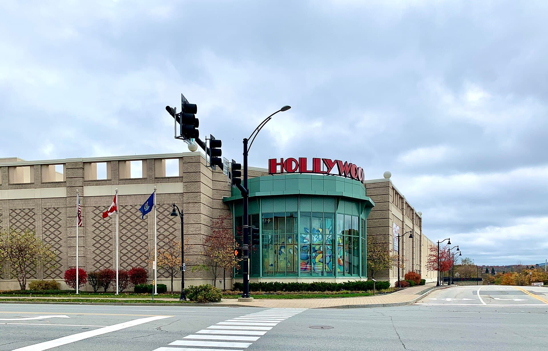 Hollywood Casino Bangor Hotel (via Wikimedia Commons, CC BY-SA 4.0)