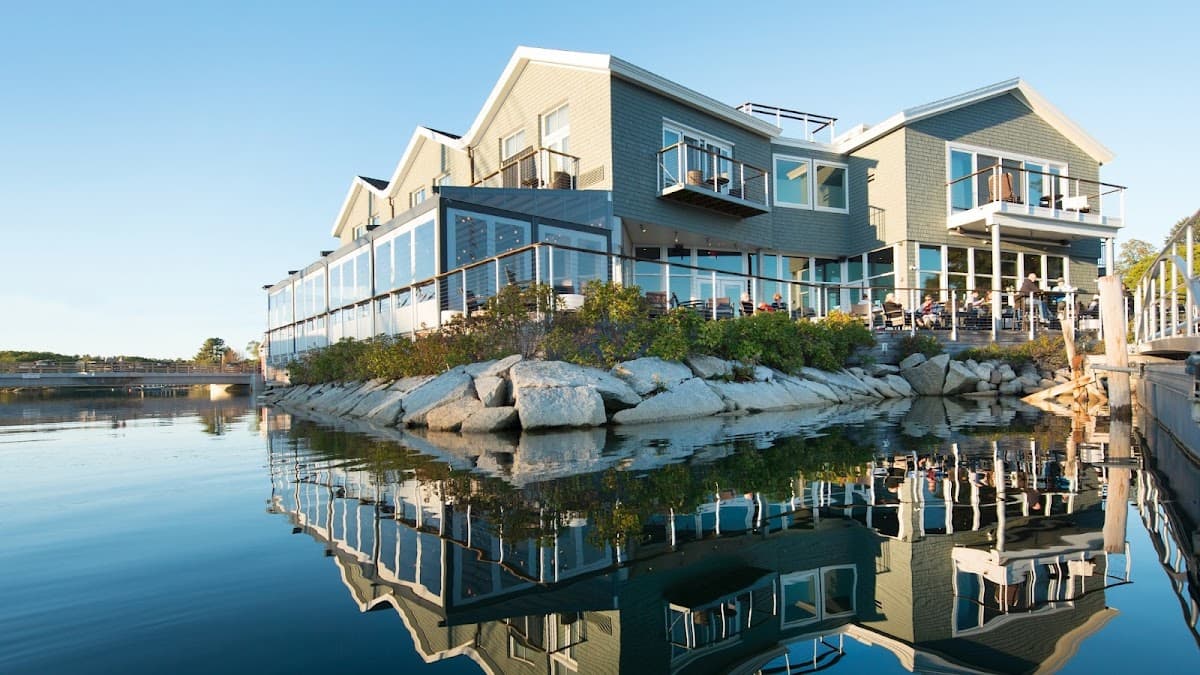 The Boathouse Waterfront Hotel, Motel in Kennebunkport