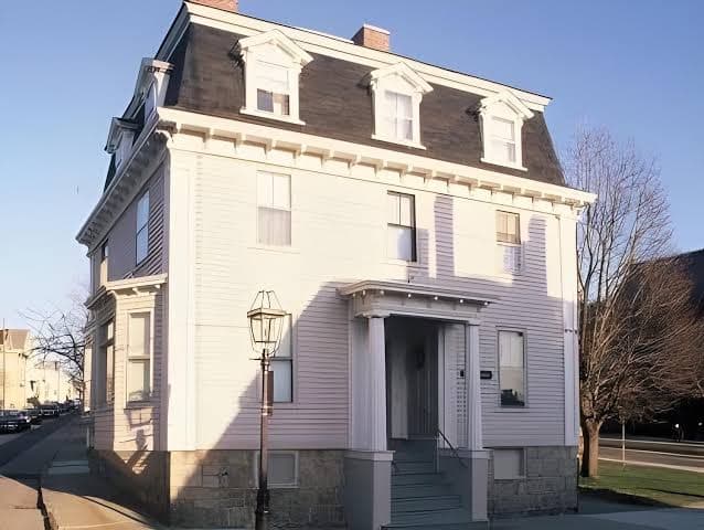 The Cleveland House, Guesthouse in Newport