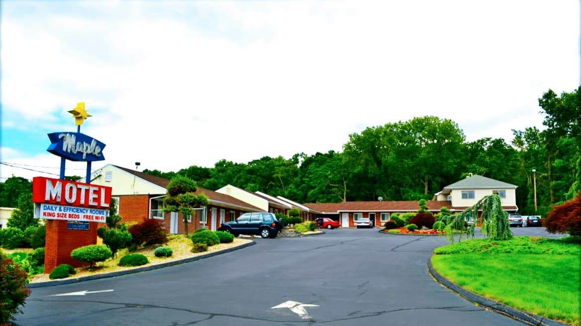 Maple Motel, Motel in Newington