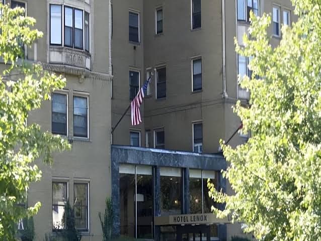 Lenox Hotel, Hotel in Buffalo