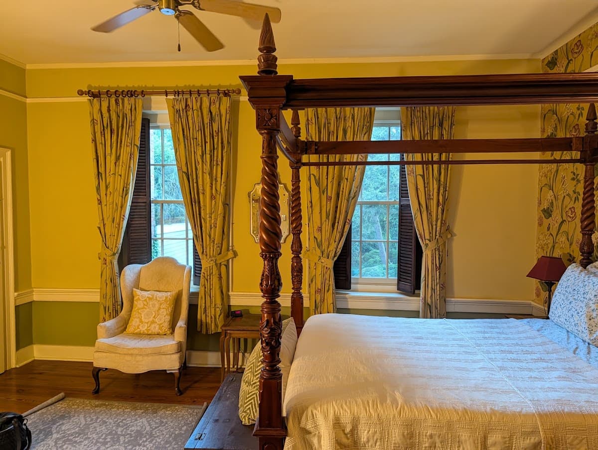 The Lily Inn, Hotel in Edgewater Park