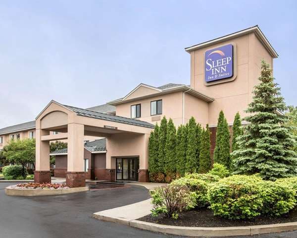 Sleep Inn & Suites Queensbury - Lake George, Hotel in Glens Falls North