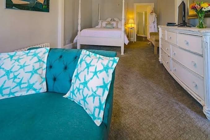 Captain Sawyer's Bed and Breakfast, Bed & Breakfast in Boothbay Harbor