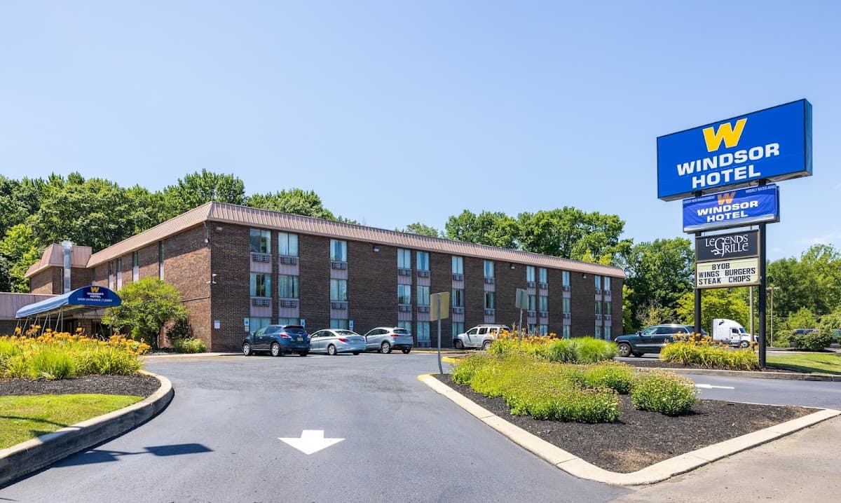 Windsor Hotel, Hotel in Twin Rivers