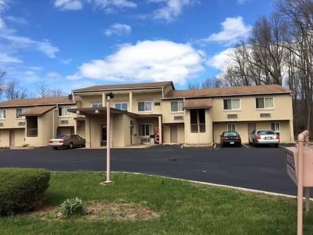 Colonade Motel, Hotel in Hightstown