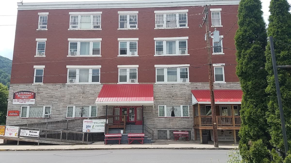 Yesterday's Hotel, Hotel in Renovo