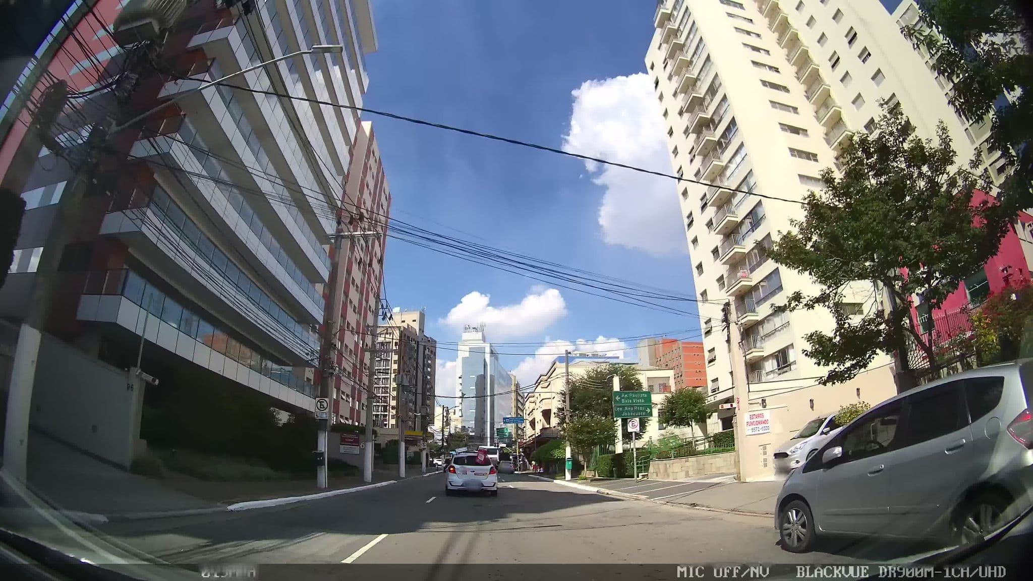 Street view near Hotel Stela, Paraíso — © kaart_4 (CC BY-SA · Mapillary)
