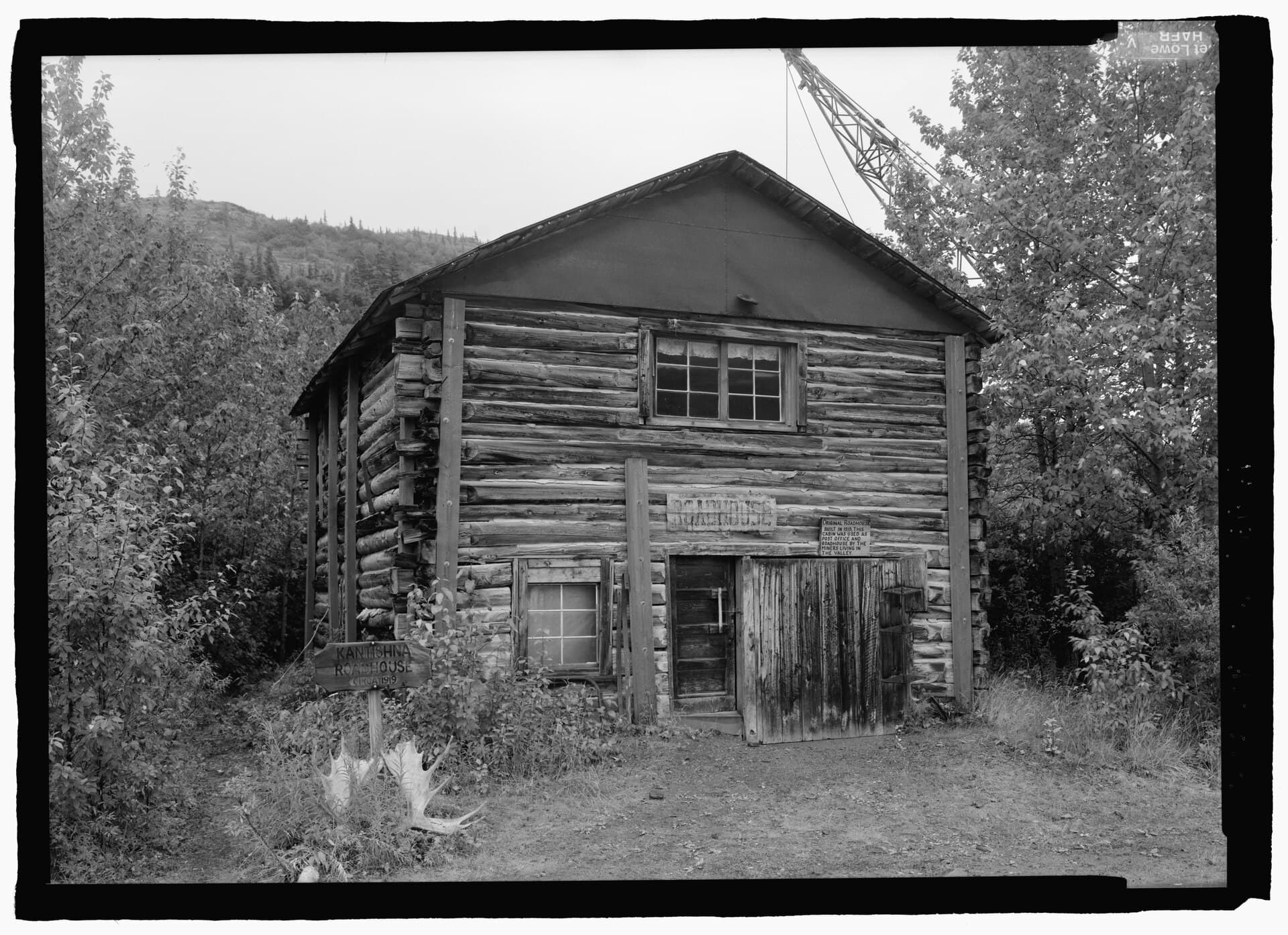 Kantishna Roadhouse (via Wikimedia Commons, Public domain)