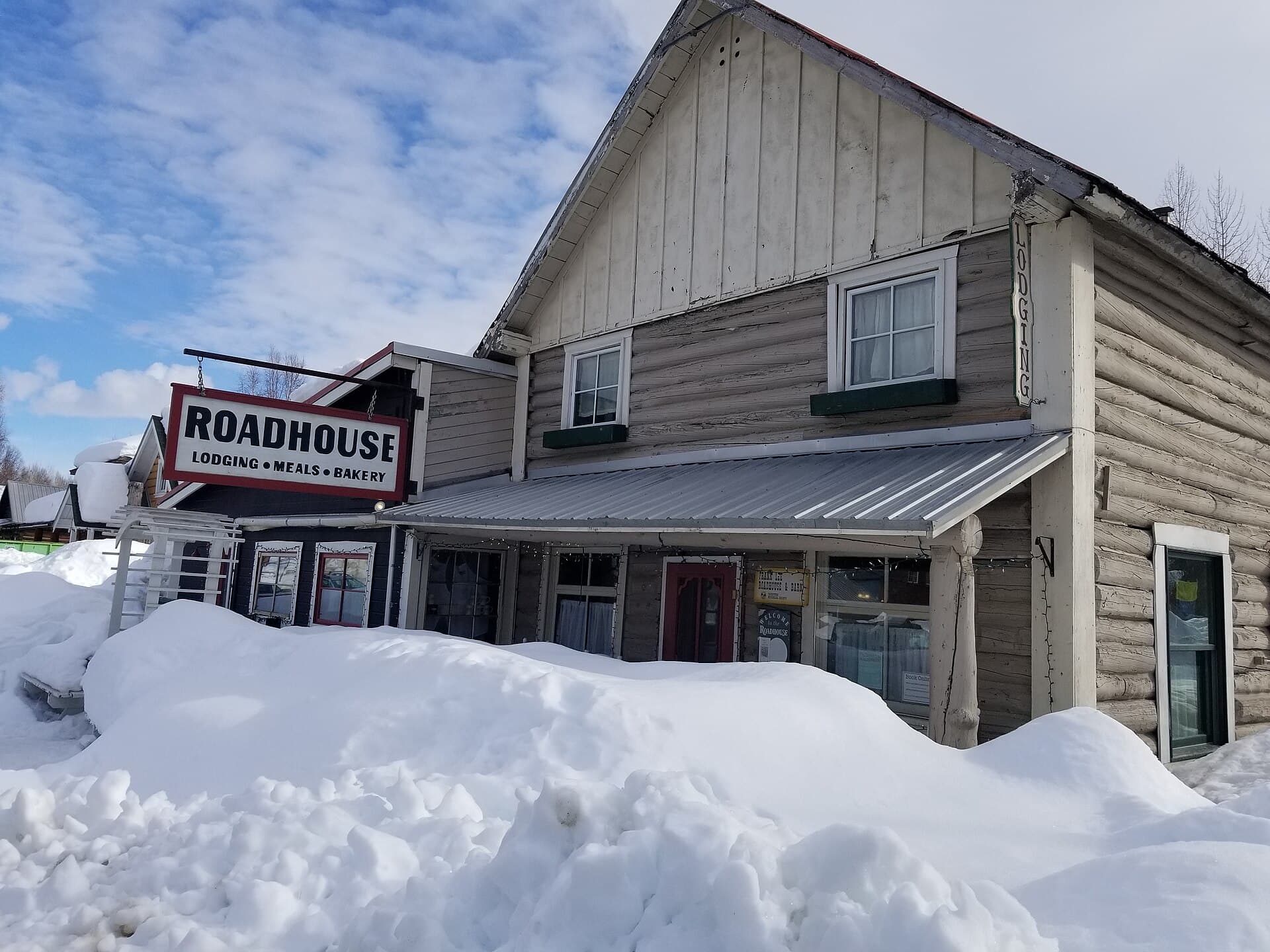 Talkeetna Roadhouse Lodge (via Wikimedia Commons, CC BY-SA 4.0)