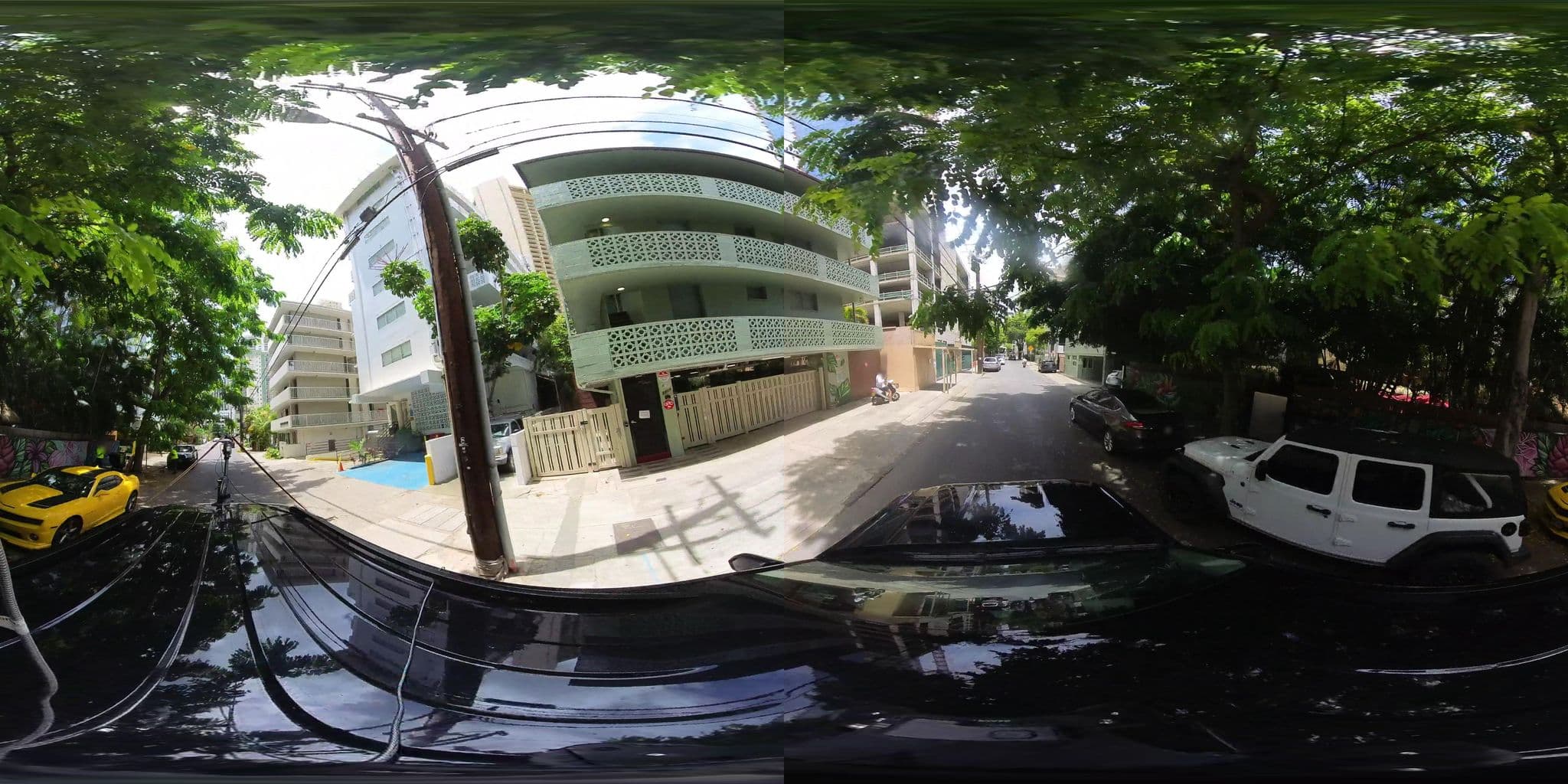 Street view near Hostelling International Waikiki, Diamond Head / Kapahulu / Saint Louis Heights — © hmhtb (CC BY-SA · Mapillary)