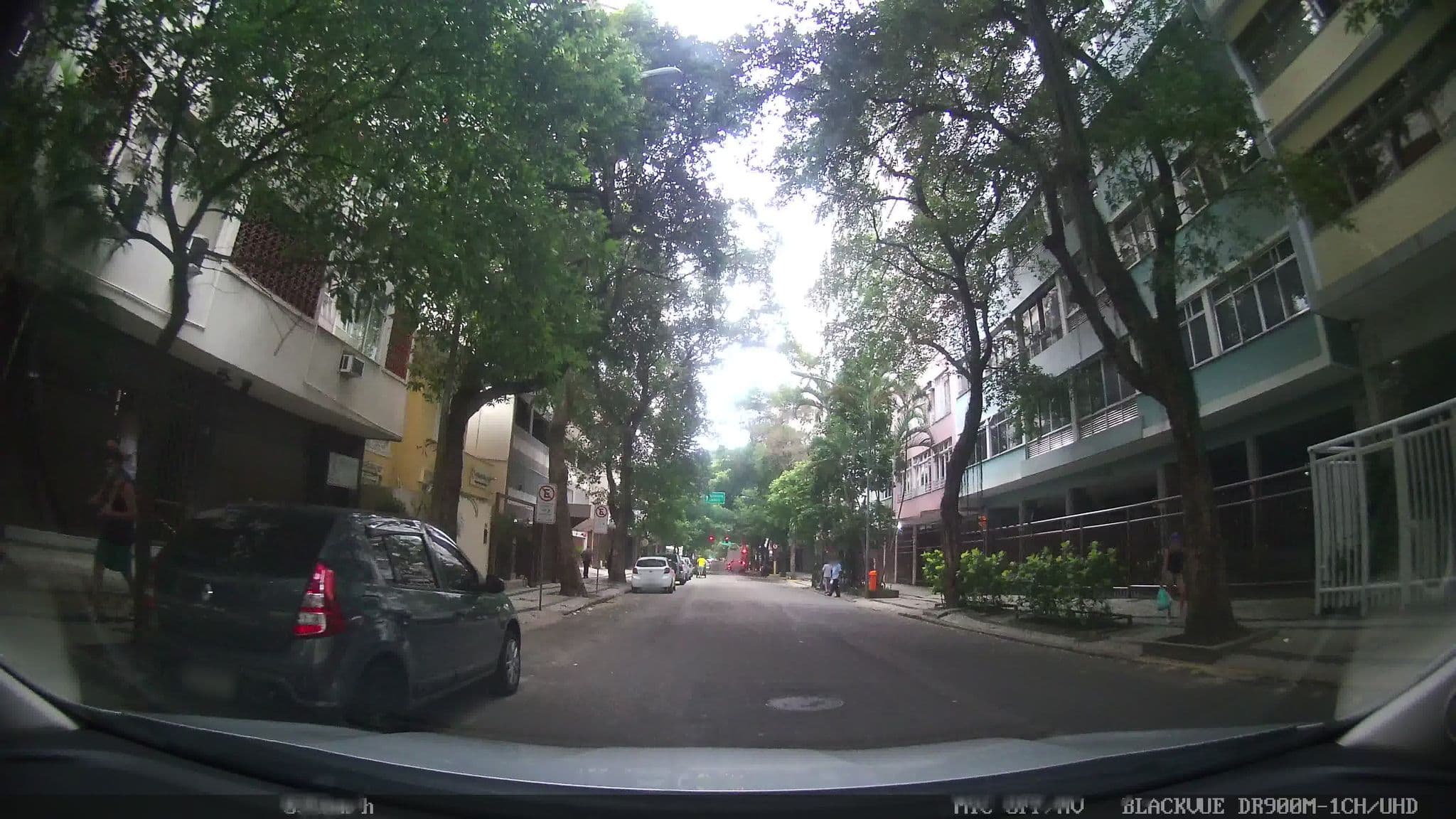 Street view near Bamboo Rio Hostel, Copacabana — © kaart_1 (CC BY-SA · Mapillary)