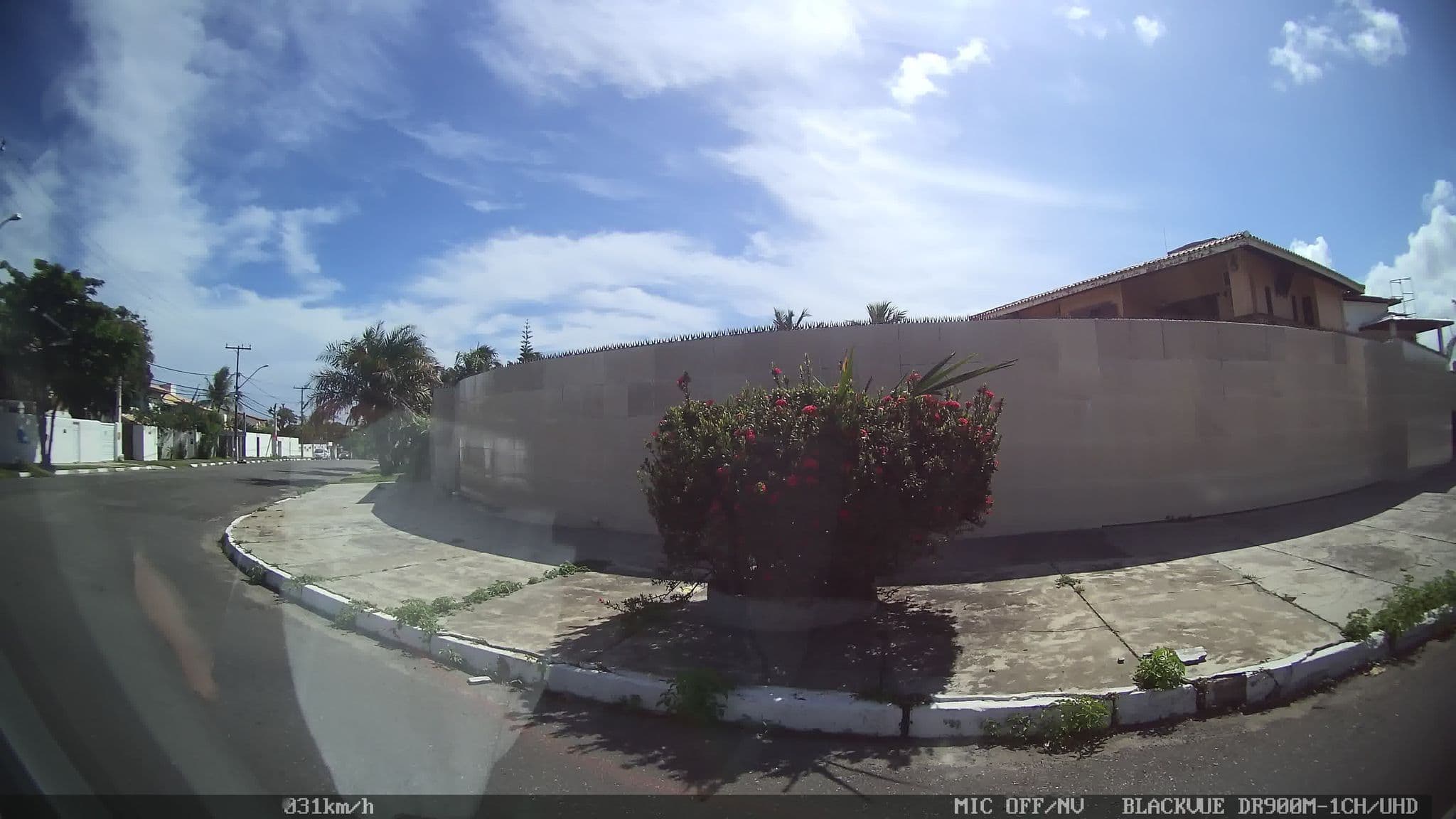 Street view near Villa Flamboyan Pousada, Lauro de Freitas — © kaart_2 (CC BY-SA · Mapillary)