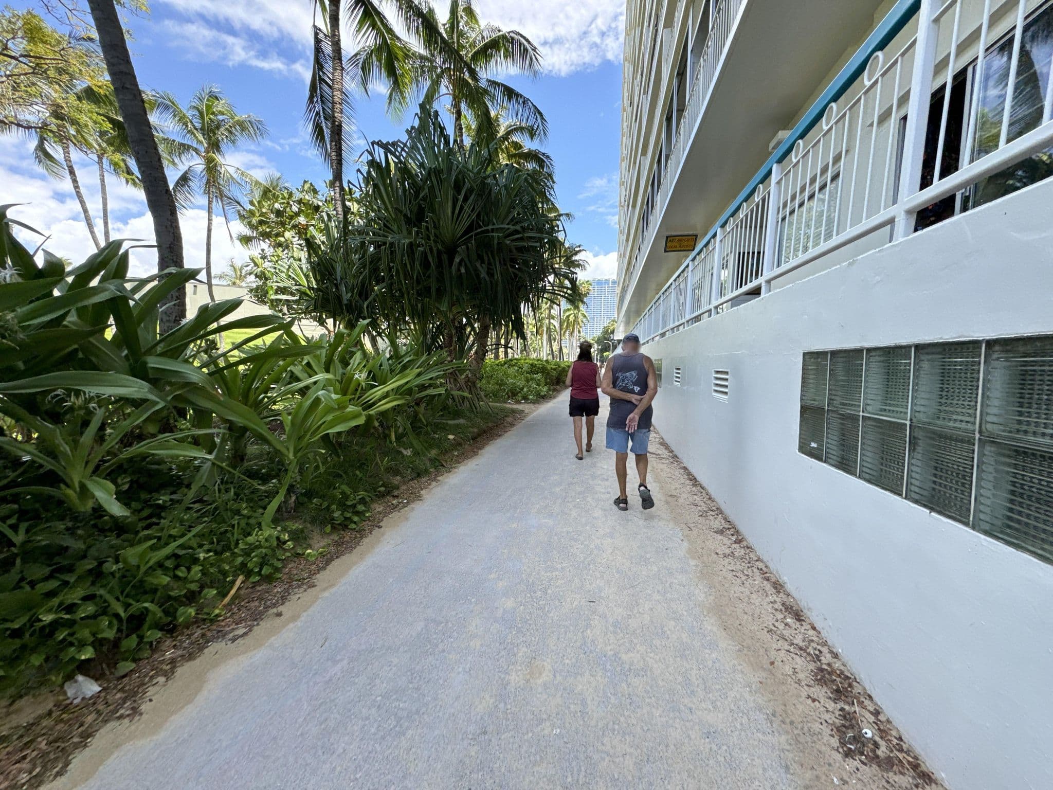 Street view near Outrigger Waikiki Shore, Waikīkī — © filipb (CC BY-SA · Mapillary)