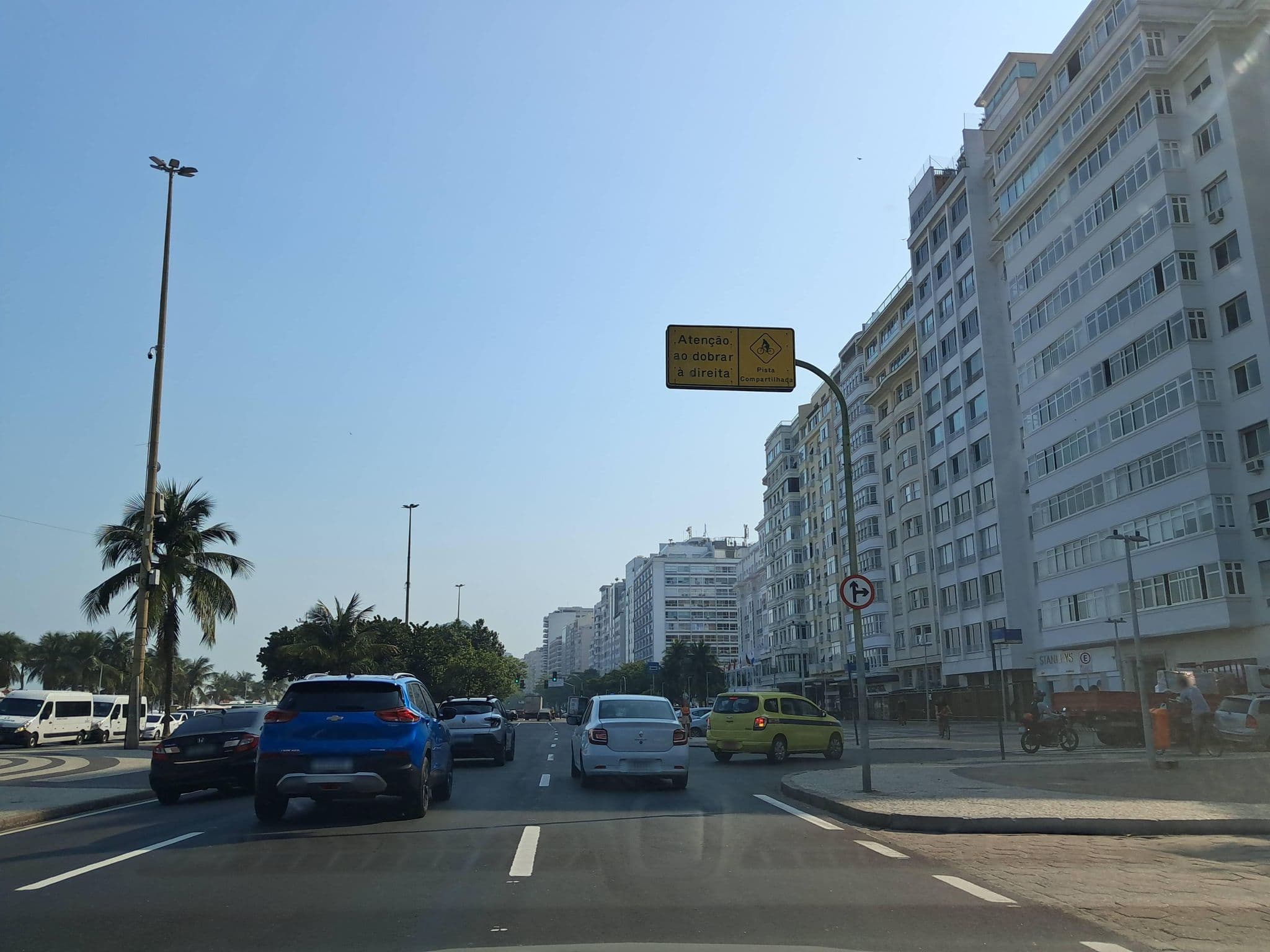 Street view near Hotel Rio Lancaster, Copacabana — © Malu25 (CC BY-SA · Mapillary)
