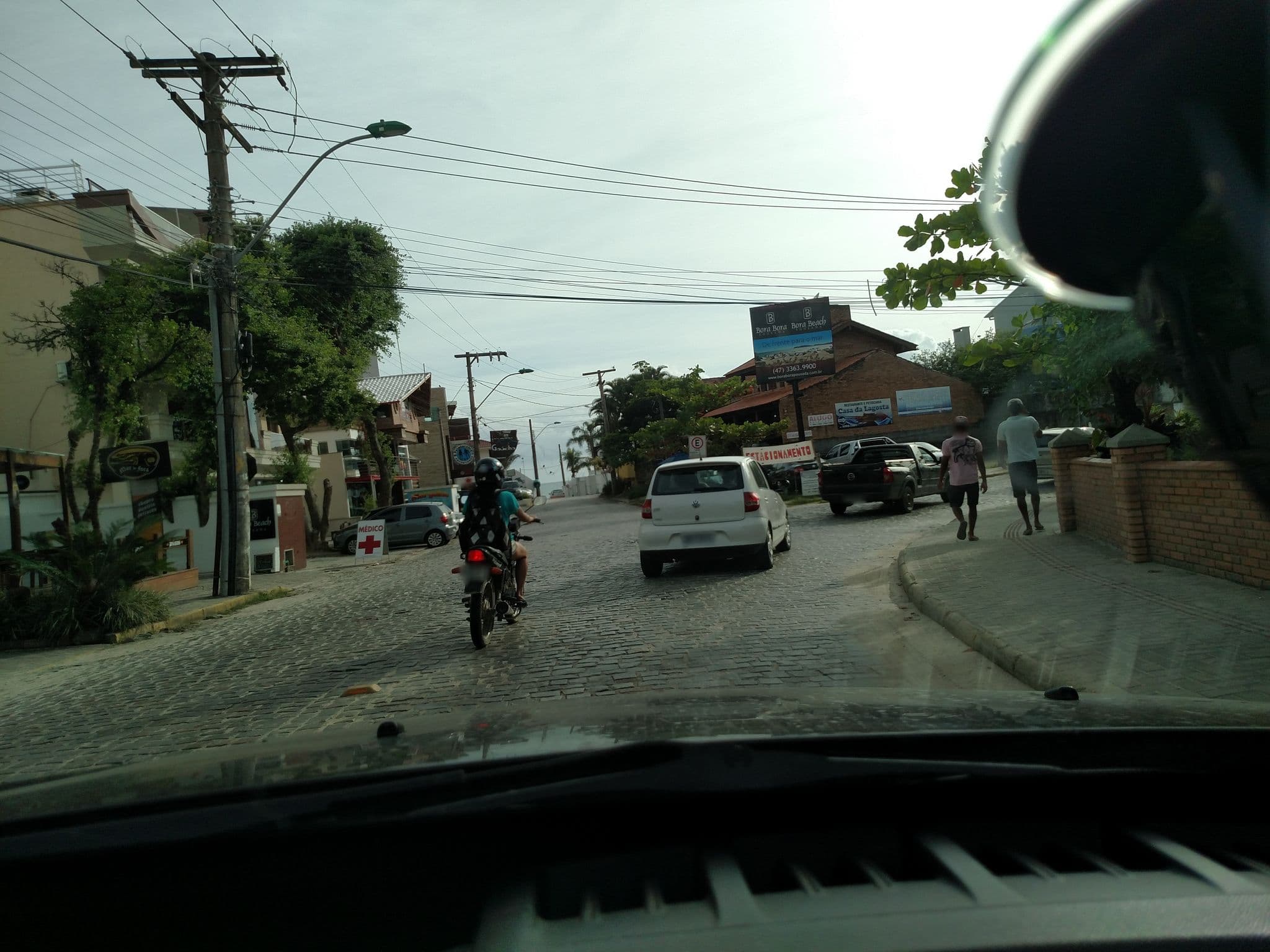 Street view near Bora Bora Pousada, Bombinhas — © adrianojbr (CC BY-SA · Mapillary)