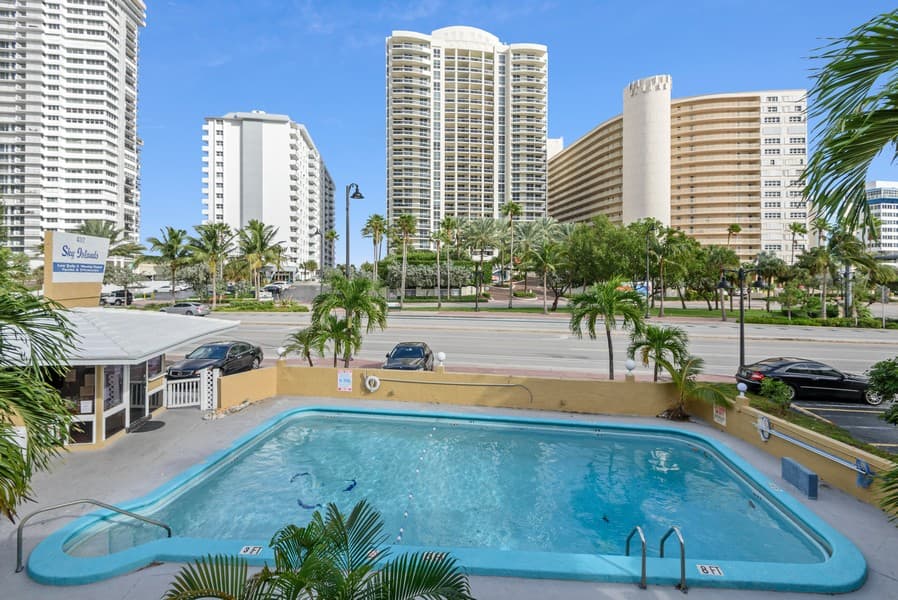 Cascades Motel, Motel in Lauderdale-by-the-Sea