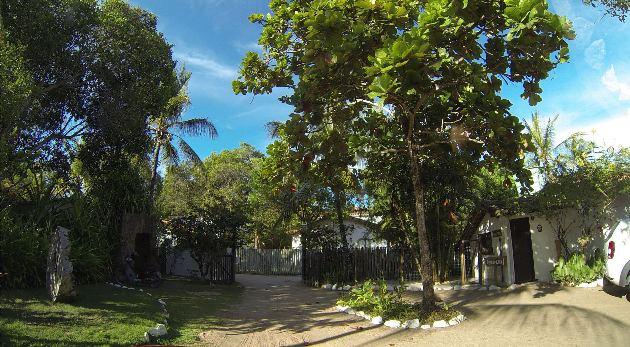Street view near Victor Hugo, Santa Cruz Cabrália — © gweber (CC BY-SA · Mapillary)