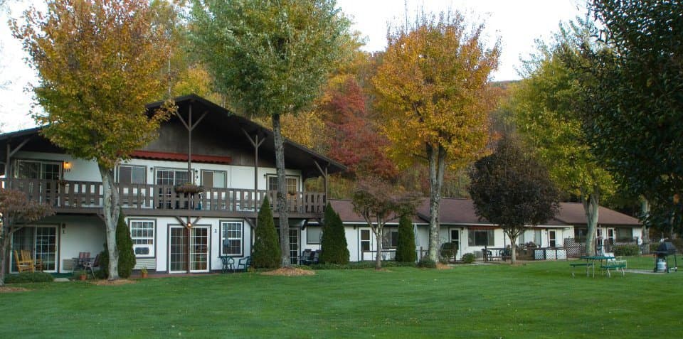 The Chalet Motel & Apartments, Motel in Maggie Valley