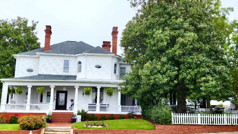 Simmons-Bond Inn Bed & Breakfast, Hotel in Toccoa