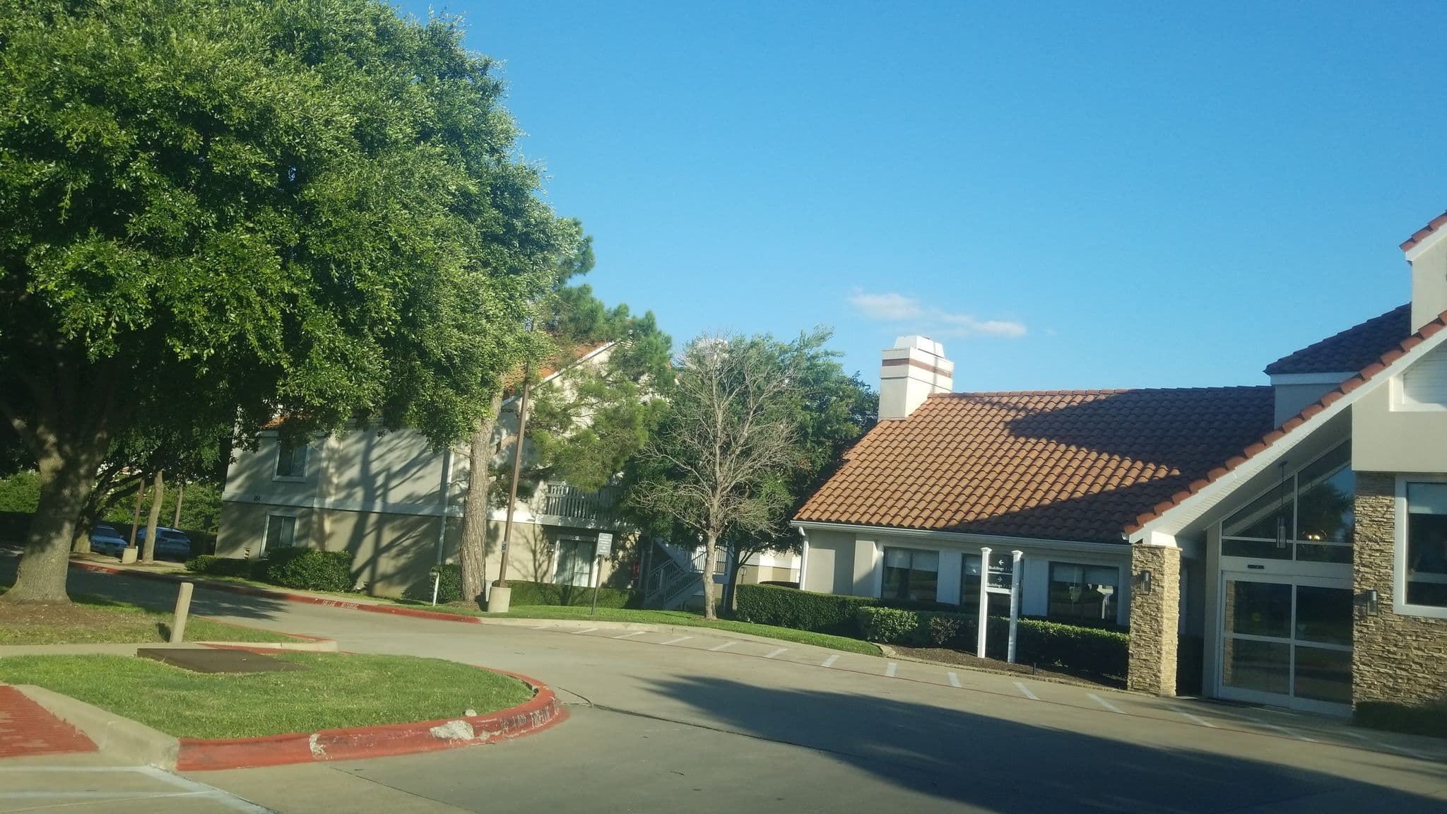 Street view near Residence Inn, Farmers Branch — © mselliott (CC BY-SA · Mapillary)