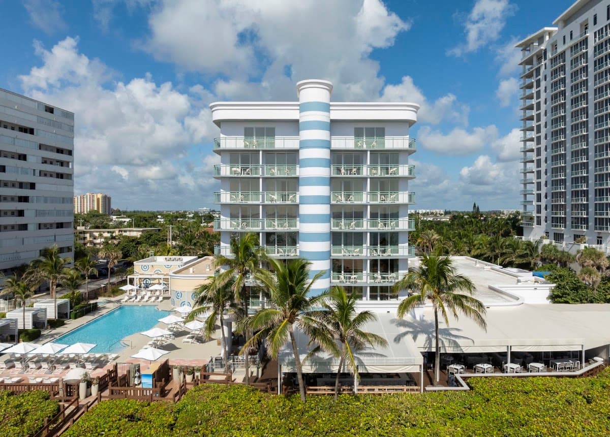 The Singer Oceanfront Resort, Curio Collection by Hilton, Hotel in Palm Beach Shores