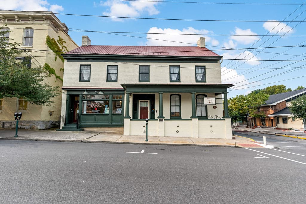 Apple B&B, Bed & Breakfast in Martinsburg