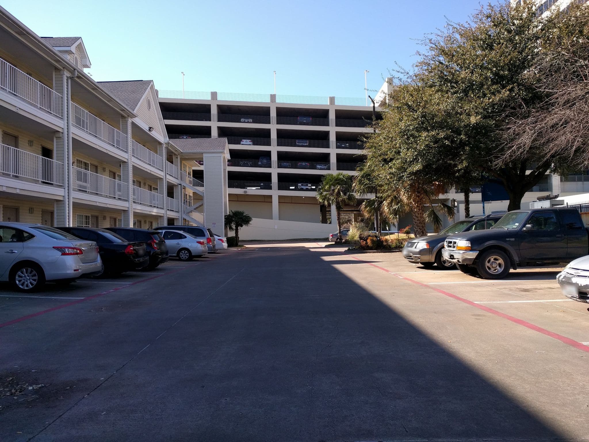 Street view near Studio 6, Richardson — © gpennell (CC BY-SA · Mapillary)