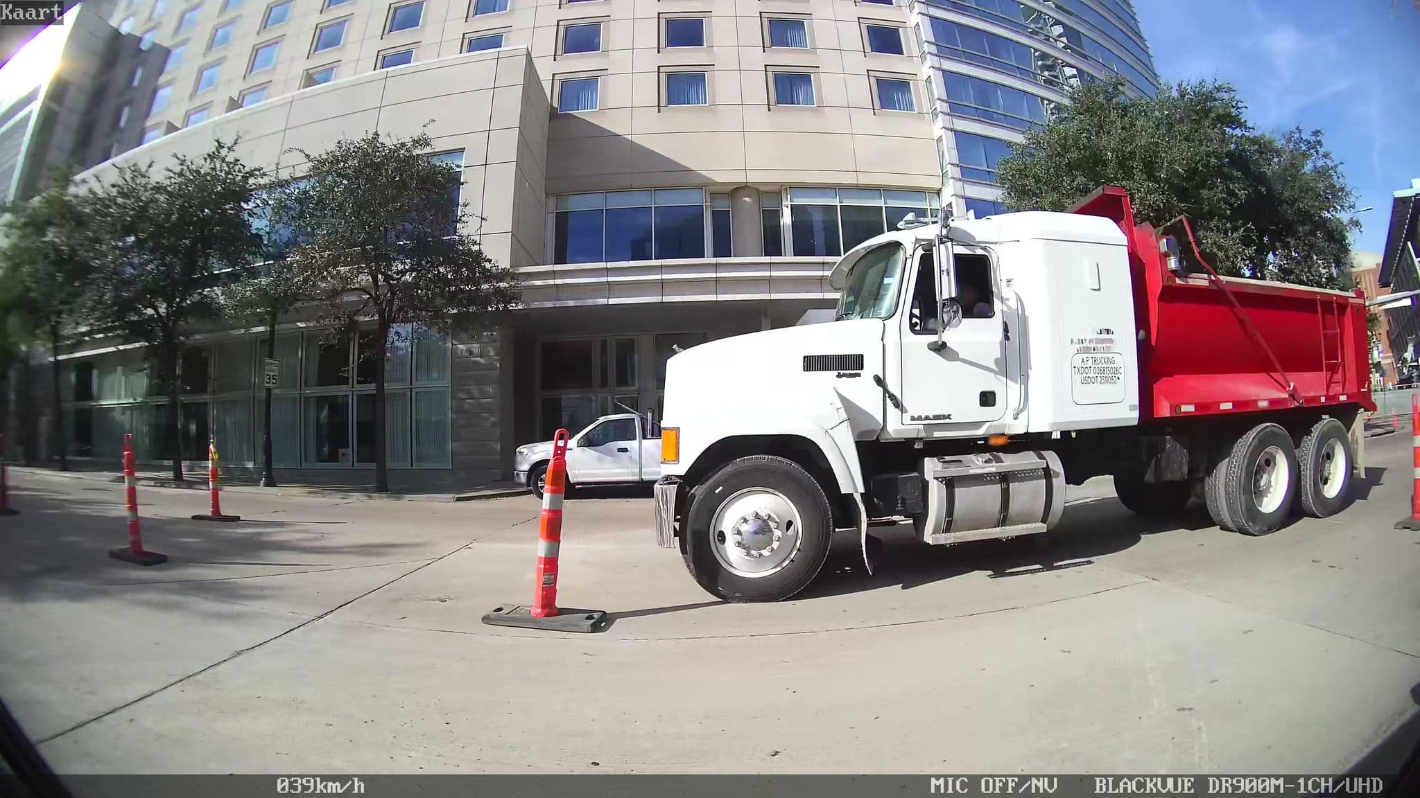 Street view near W Dallas - Victory, Dallas — © piligab (CC BY-SA · Mapillary)