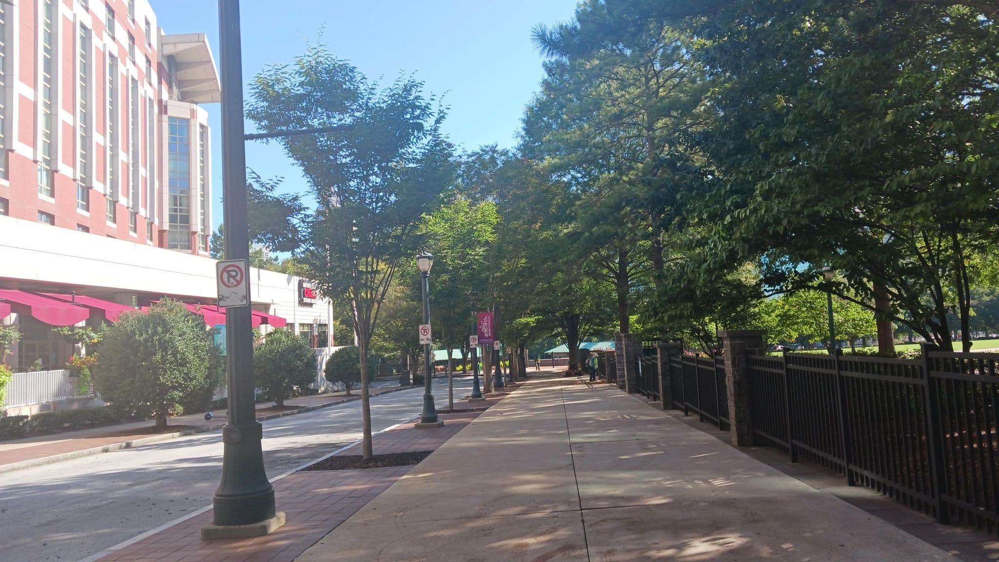 Street view near Embassy Suites, Atlanta — © SydneyIStroud (CC BY-SA · Mapillary)
