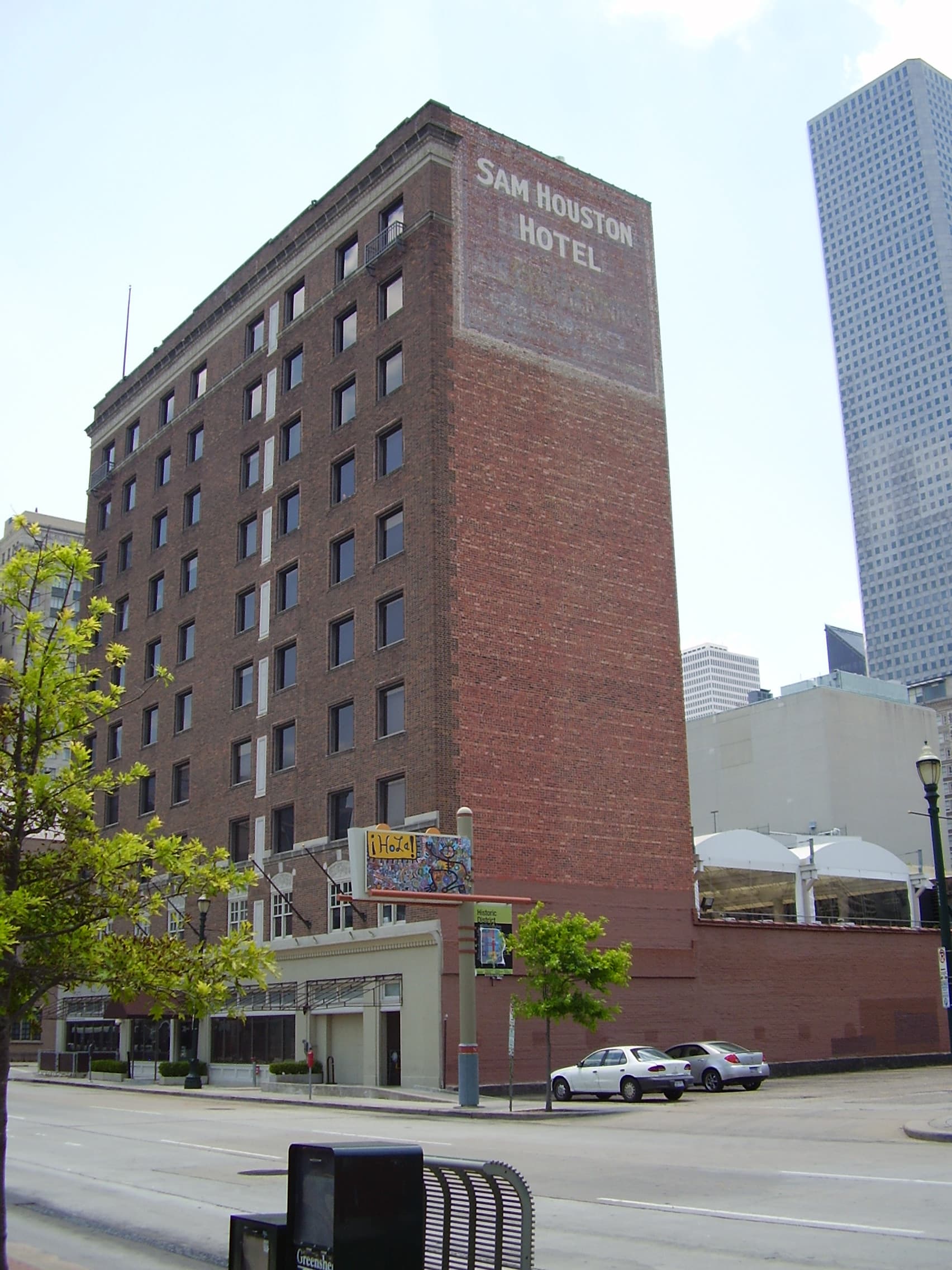 Sam Houston Hotel (via Wikimedia Commons, Public domain)