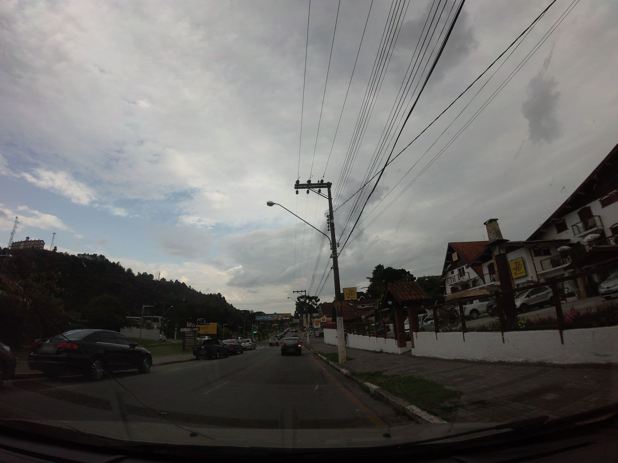 Street view near Hotel JB, Campos do Jordão — © andersoal (CC BY-SA · Mapillary)
