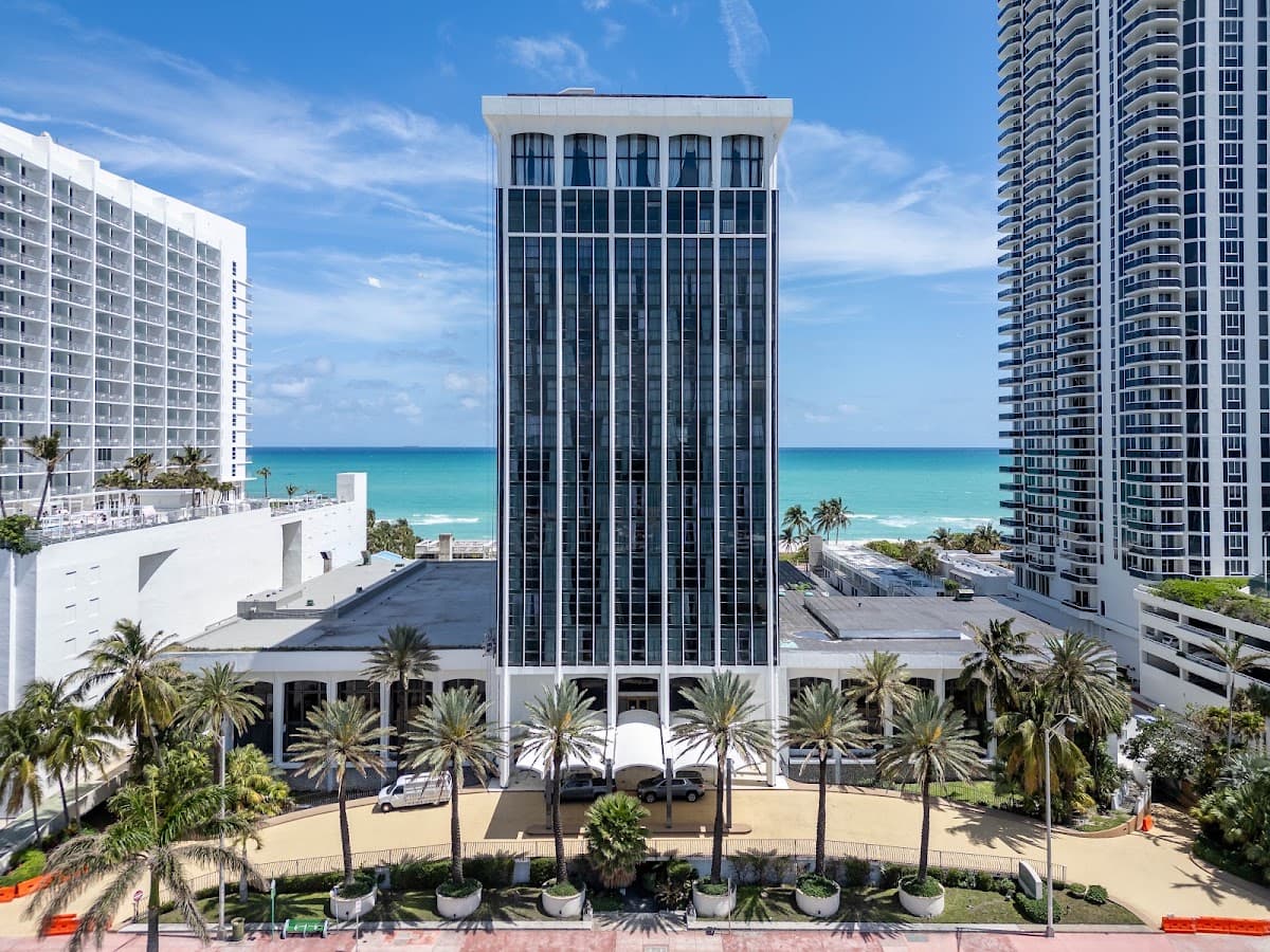 Miami Beach Resort Spa, Hotel in Isle of Normandy