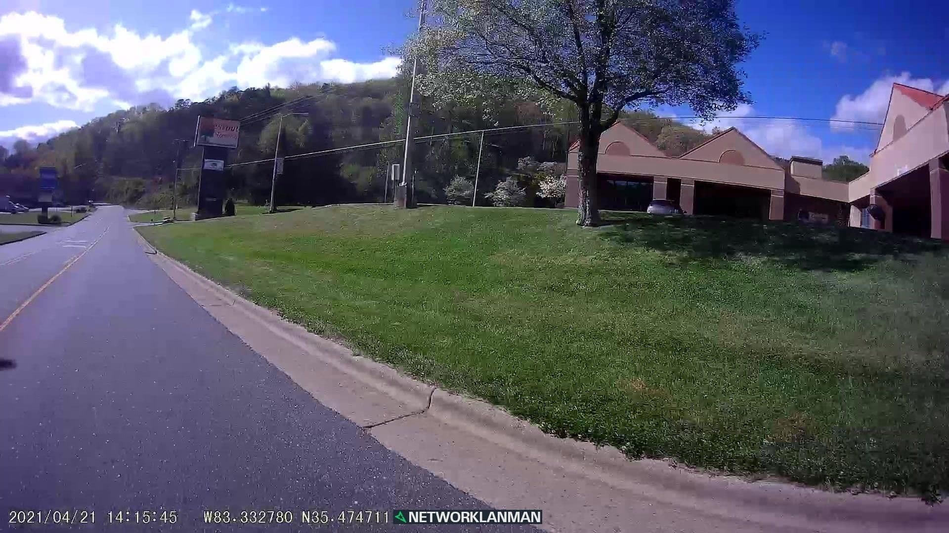 Street view near Chestnut Tree Inn Cherokee, Bryson City — © networklanman (CC BY-SA · Mapillary)