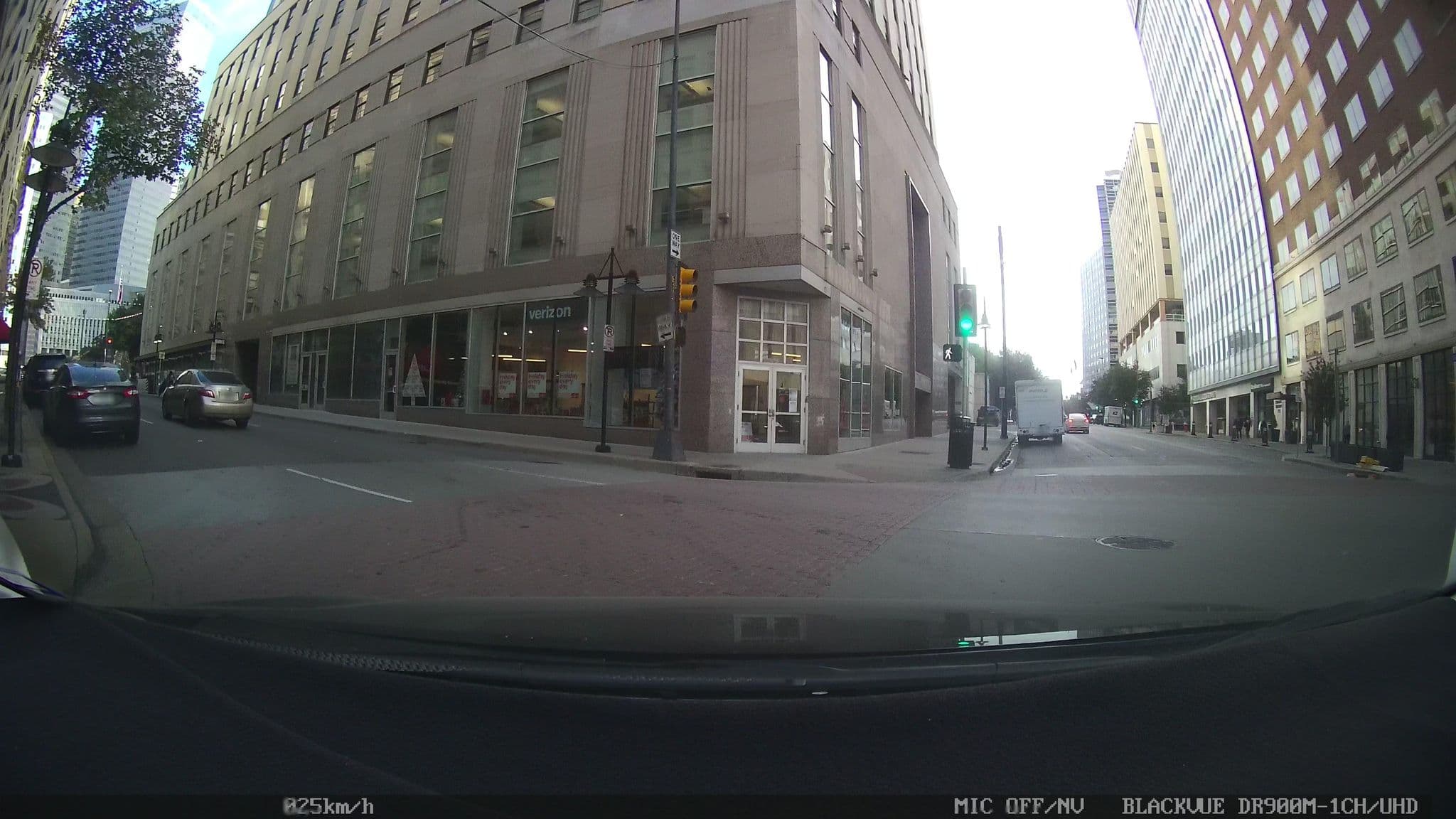 Street view near Hampton Inn & Suites Dallas Downtown, Dallas — © ediyesss (CC BY-SA · Mapillary)