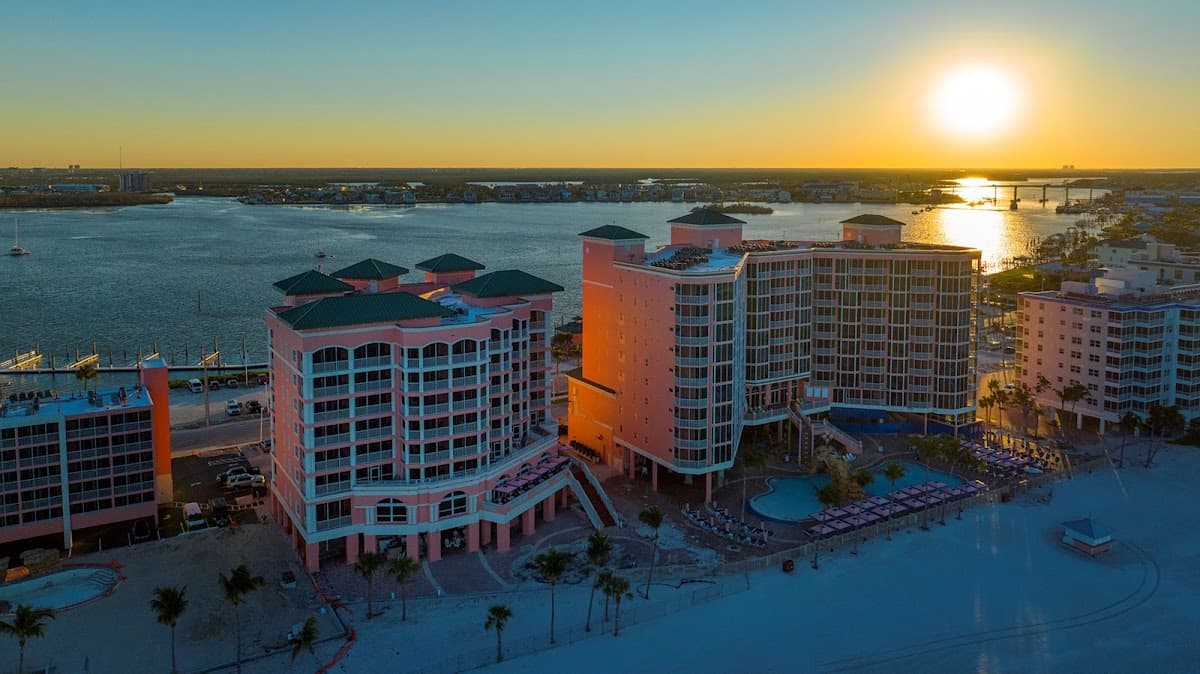 Pink Shell Beach Resort & Marina, Hotel in Fort Myers Beach