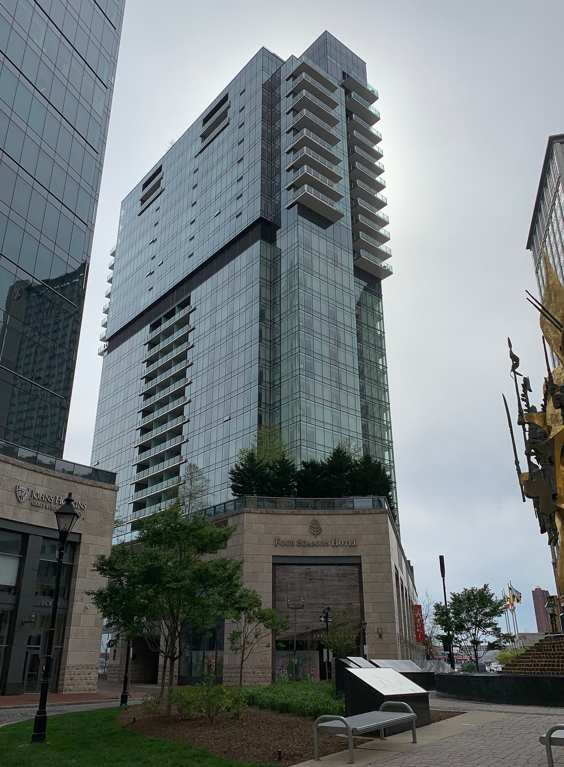 Four Seasons (via Wikimedia Commons, CC BY-SA 4.0)