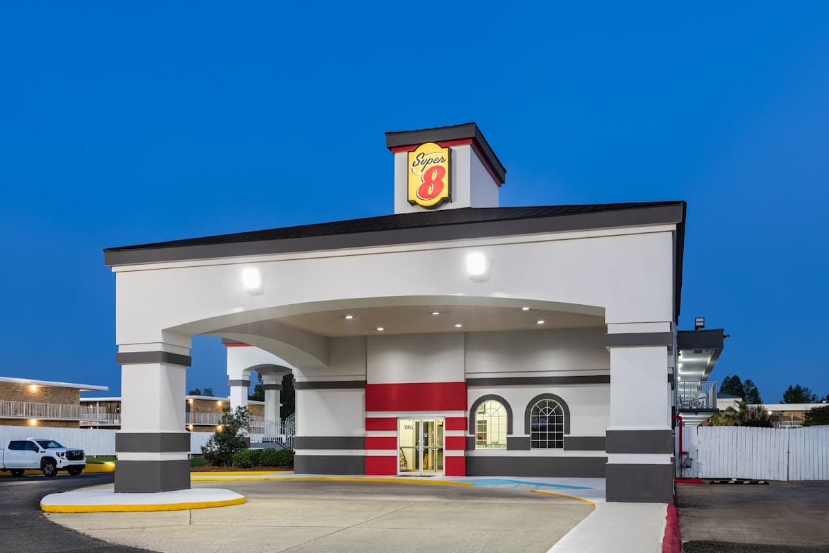 Super 8 Baton Rouge I/10, Motel in Village Saint George