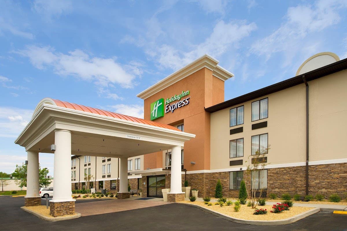 Holiday Inn Express Waldorf, Hotel in St. Charles