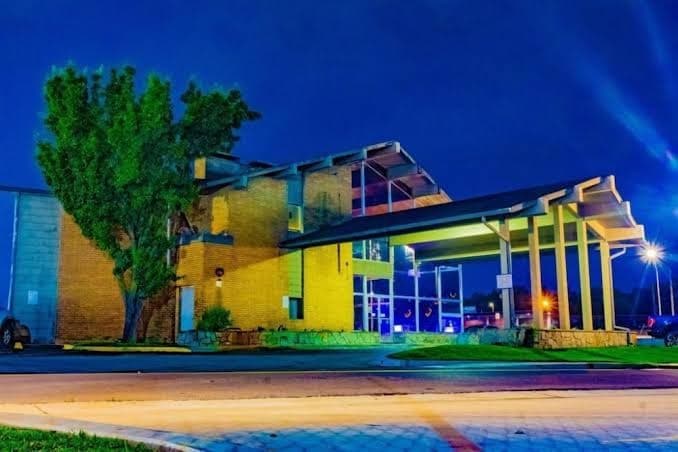 District Hotel, Motel in Nichols Hills