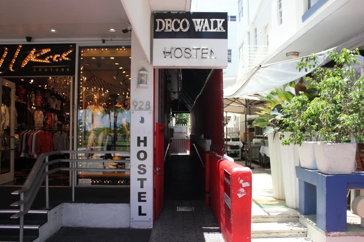Deco Walk, Hostel in Miami Beach