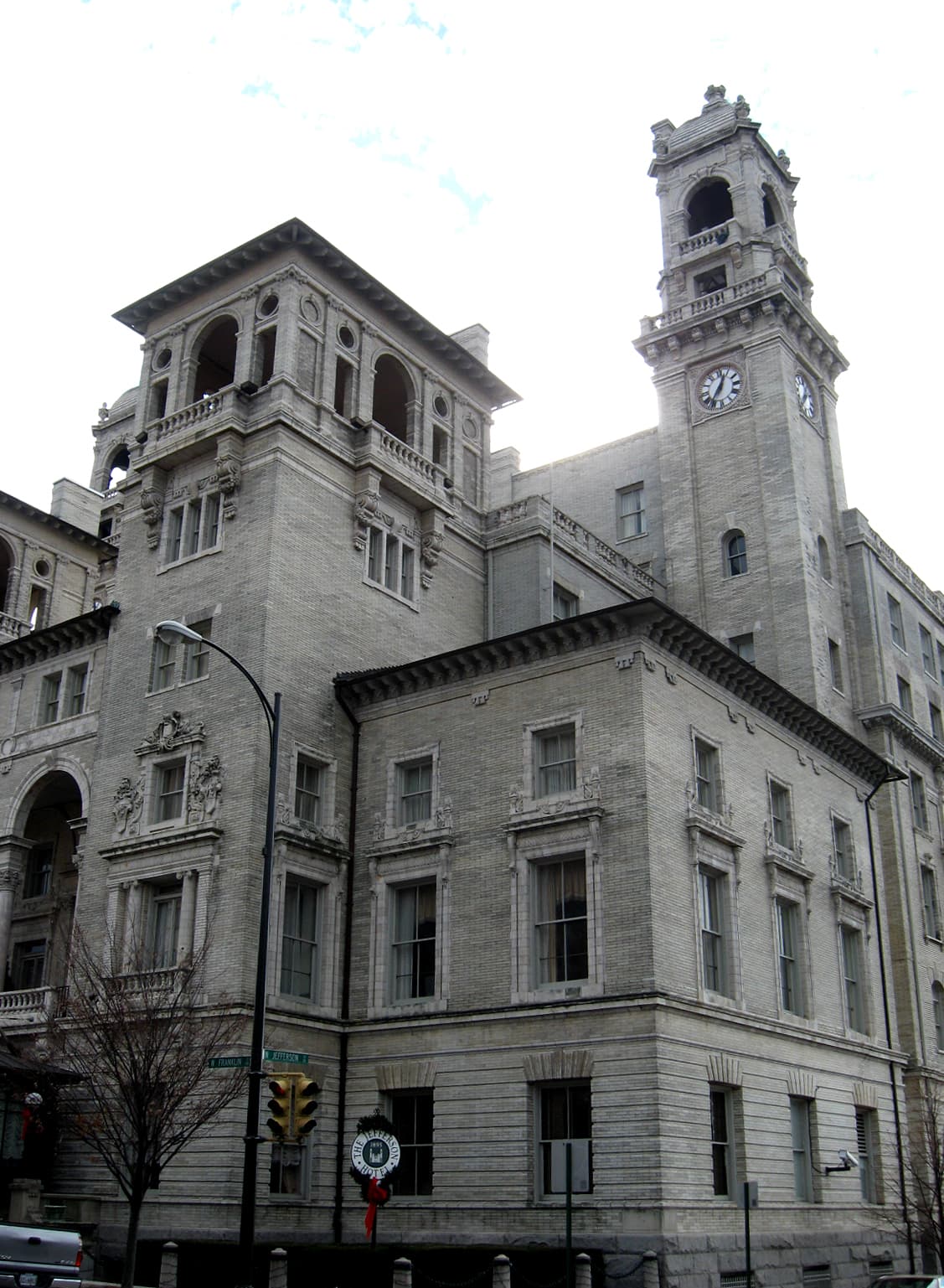 The Jefferson Hotel (via Wikimedia Commons, Public domain)