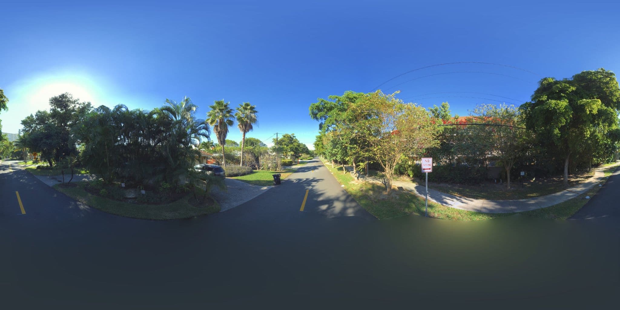 Street view near Royal Beach Palace, Lauderdale-by-the-Sea — © microsoft (CC BY-SA · Mapillary)