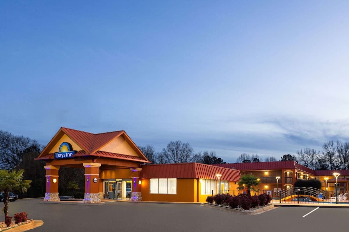 Days Inn by Wyndham Forsyth, Hotel in Forsyth