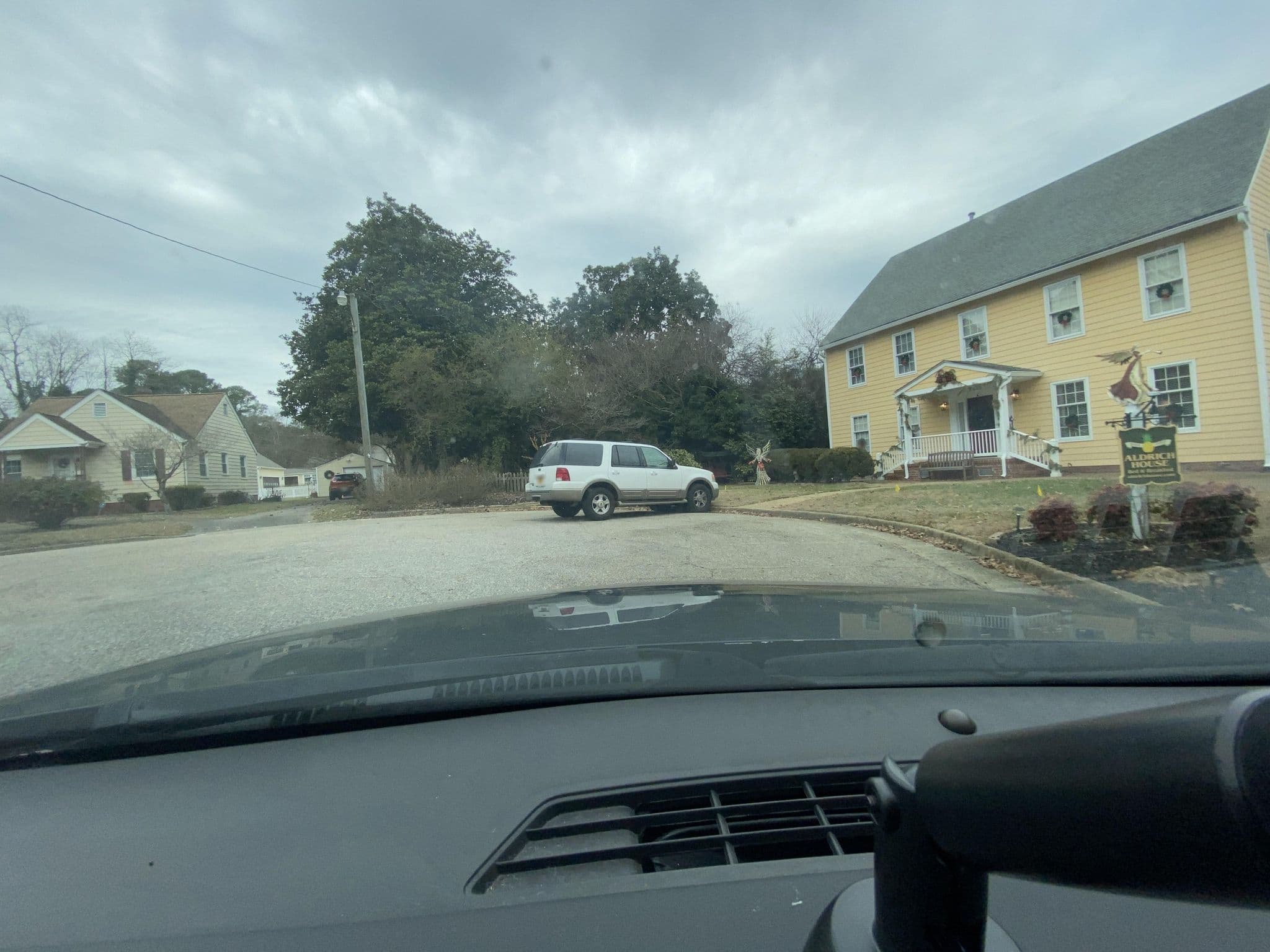 Street view near Banks Outbuilding, Gloucester Point — © TSWindustries (CC BY-SA · Mapillary)