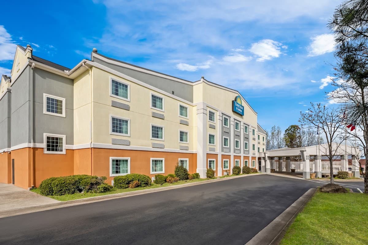 Days Inn & Suites by Wyndham Union City, Hotel in Fairburn