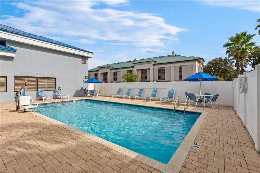 Days Inn & Suites by Wyndham Lakeland, Hotel in Gibsonia